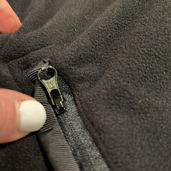 Lululemon size 8 black winter jacket - Picture 8 of 13